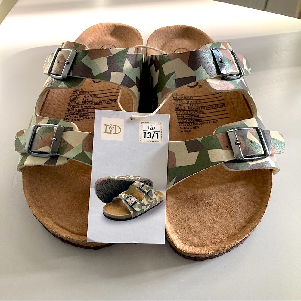 NWT Boys Geometric Camo Sandals